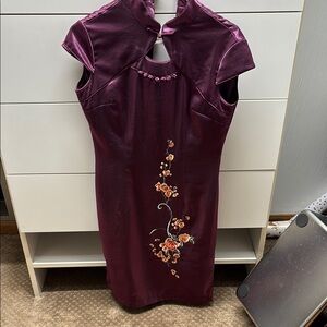Chic Floral Embroidered Midi Dress in Deep Purple